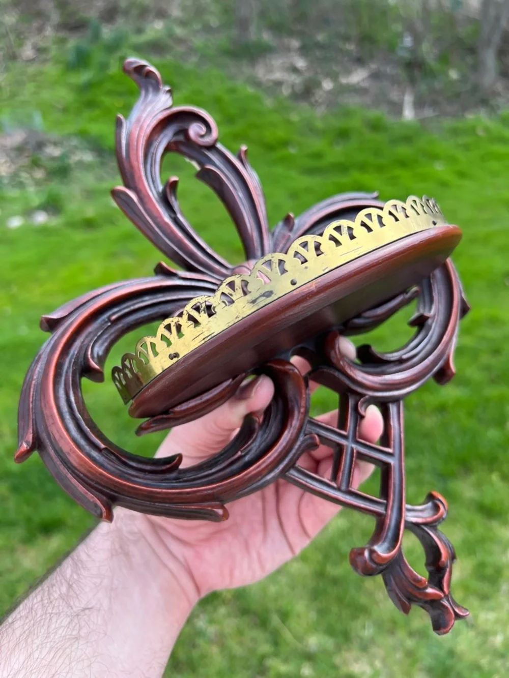 Vintage Durawood USA Ornate Wood Style Fleur-de-Lis Wall Shelf with Brass Edge